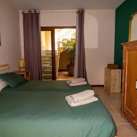 ヴィラ V8 カレタ・デ・フステ