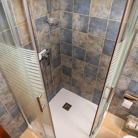 V8 * カレタ・デ・フステ