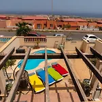 Villa V8 *